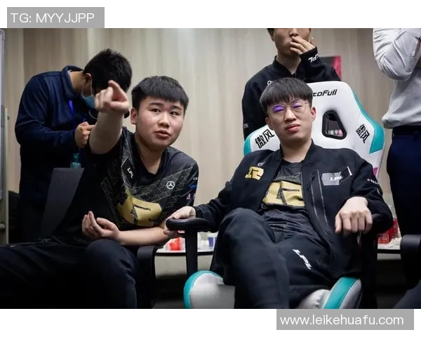 FPX在DOTA2阵地战中的表现分析与战术得失探讨